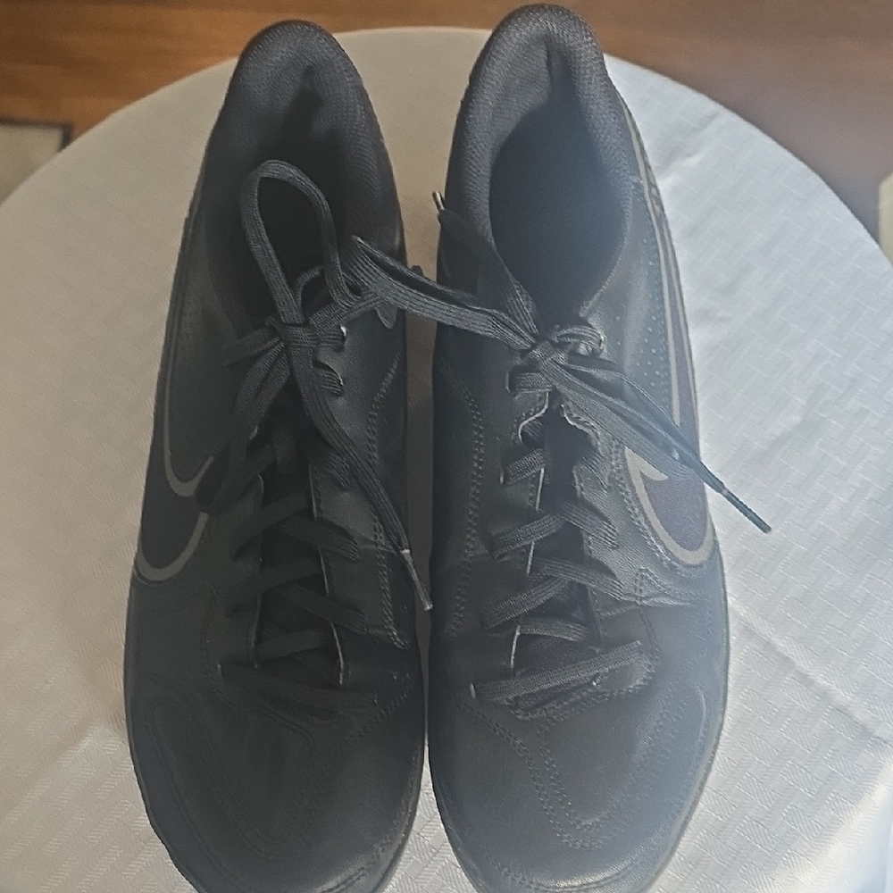Nike Men's Black Indoor Soccer Cleats